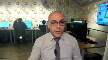 تطور جديد.. خفض الفائدة يدفع المؤشر لمستويات تاريخية مفاجأة تدعم جاذبية الأسهم 1